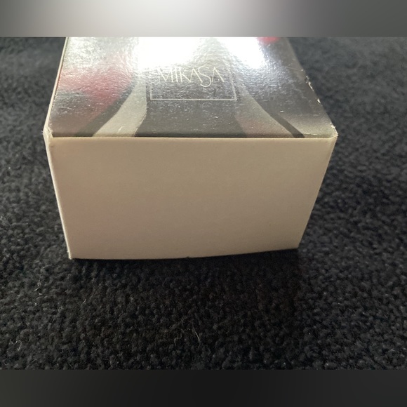 MIKASA HOLIDAY TIME CRYSTAL BOTTLE STOPPER #T8193/900 NWOT IN ORIGINAL BOX - Picture 9 of 10